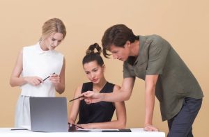 如何用AI优化活动运营岗位简历中的工作或实习经历？